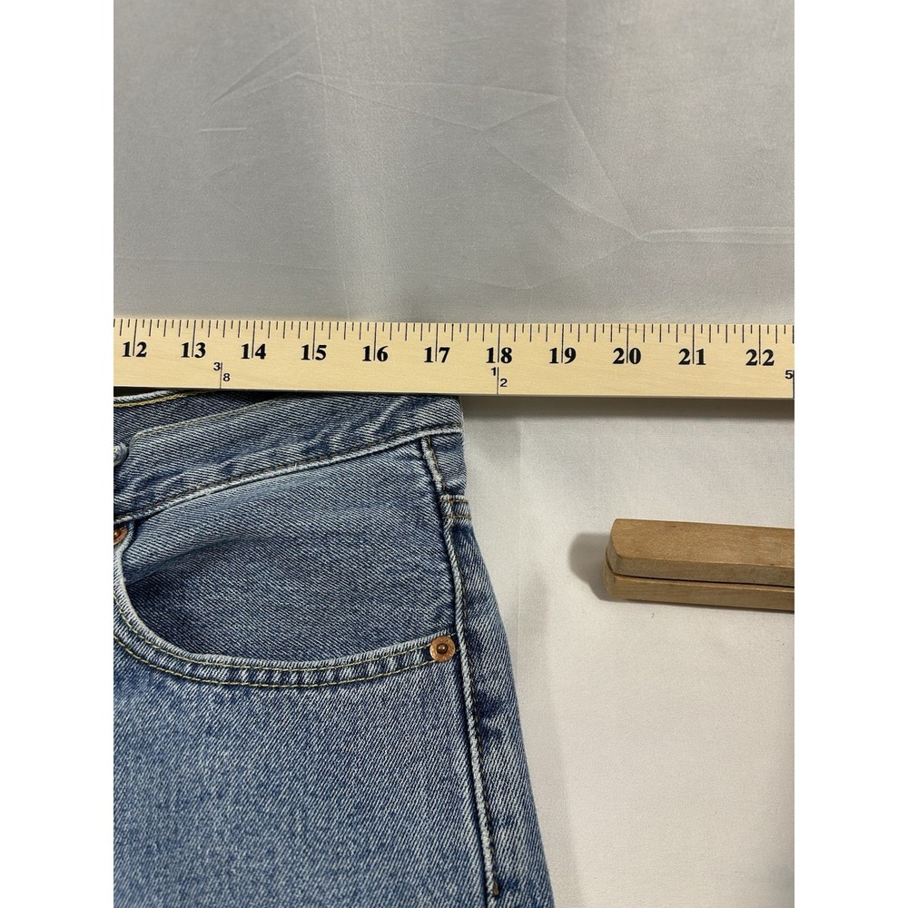 Levis 550 Relaxed Fit Jeans Mens 36x30 Light Wash Blue Denim Red Tab - Picture 5 of 8